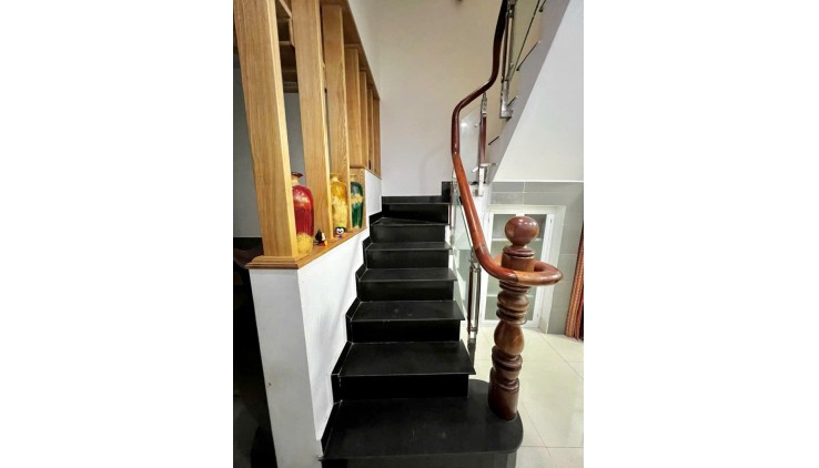 Bán Nhà 3 Tầng Hẻm Xe Tải 45m2 3PN Chỉ 5.2 tỷ Gần ĐH Luật QL 13 Hiệp Bình Chánh Thủ Đức